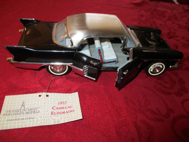 lot 2051 image: Franklin Mint 1957 Cadillac Eldorado