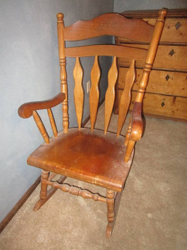lot 2015 image: Rocking Chair
