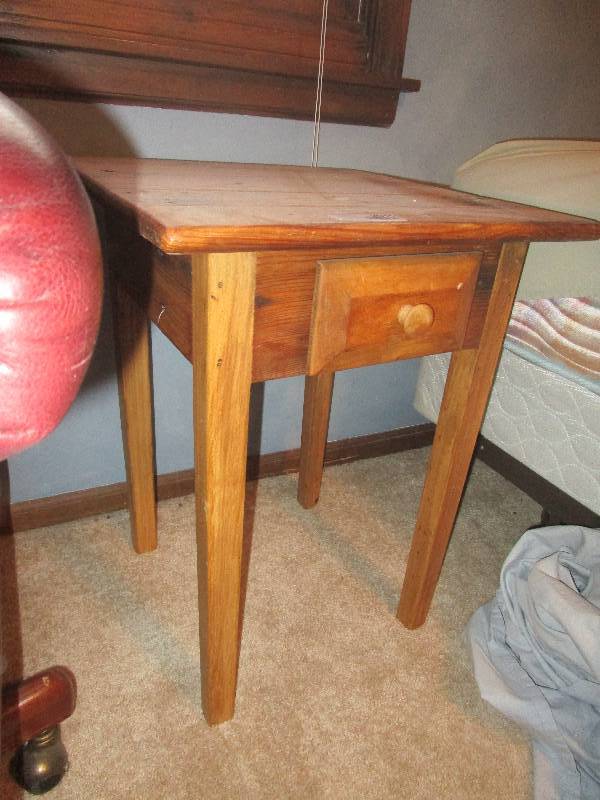 lot 2011 image: Nightstand
