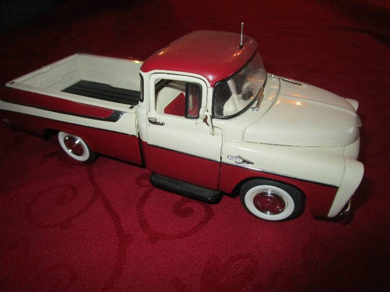 lot 2040 image: 1957 Dodge Sweptside Truck Diecast
