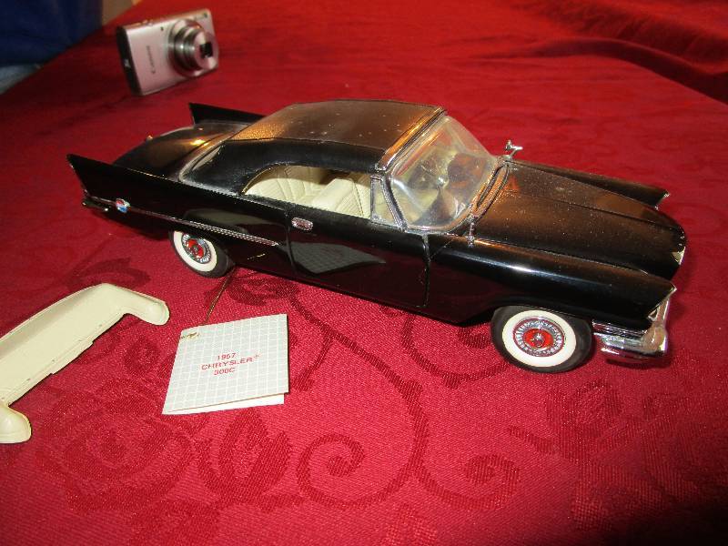 lot 2049 image: Franklin Mint 1957 Crysler 300c
