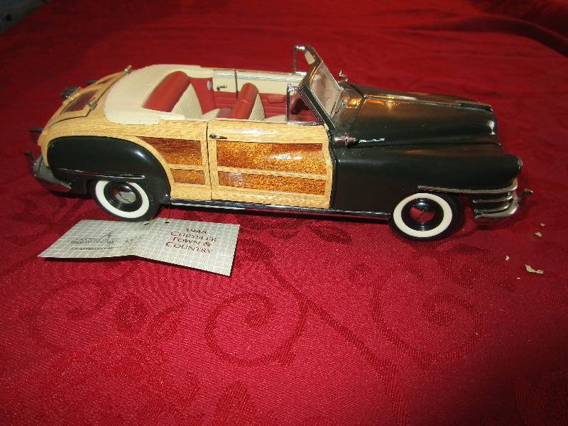 lot 2050 image: Franklin Mint Crysler Town and Country