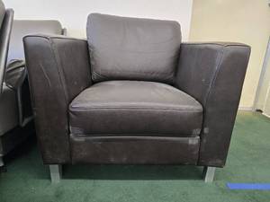 lot 48830 image: Brown Accent Chair