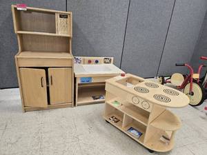 lot 25248 image: Kinder-Kitchen Childrens Play Set
