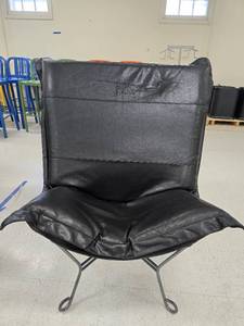 lot 25273 image: Black Accent Chair