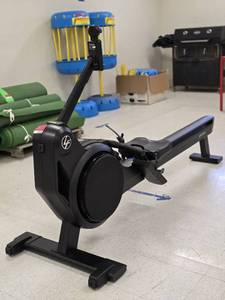 lot 25276 image: Life Fitness Rowing Machine (BROKEN STRAP)