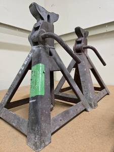 lot 25279 image: Set Of Jack Stands