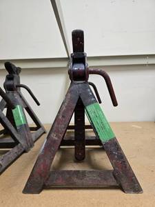 lot 25281 image: Set Of Jack Stands