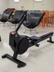 lot 25282 image: Life Fitness Rowing Machine (STRAP IS BROKE)