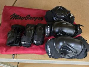 lot 25287 image: Mac Gregor Skate Gear