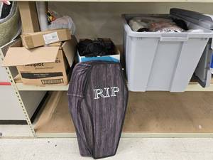 lot 25300 image: Lot of Glow Sticks and Halloween Party Supplies