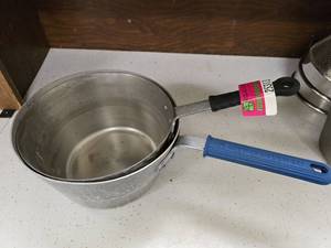 lot 25312 image: (2) Sauce Pans