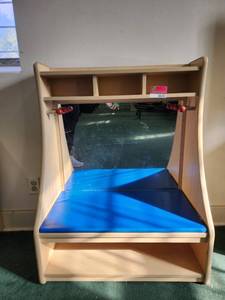 lot 48690 image: Lakeshore Childrens Furniture WMirror