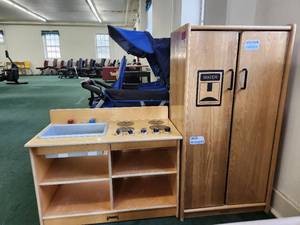 lot 48693 image: Kaplan Wooden Childrens Refrigerator And Jonti Craft Wooden Stove