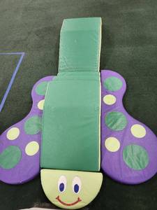 lot 48709 image: Toddler Butterfly Climbing Mat
