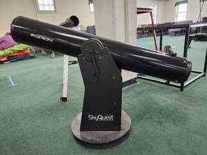 lot 48712 image: Orion SkyQuest XT6 Dobsonian Reflector Telescope