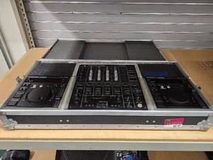 lot 48747 image: Pioneer Professional Compact Disc Player Model CDJ-700S
