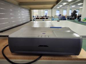 lot 48753 image: Sony Projector Model VPL-PX40 And Screen