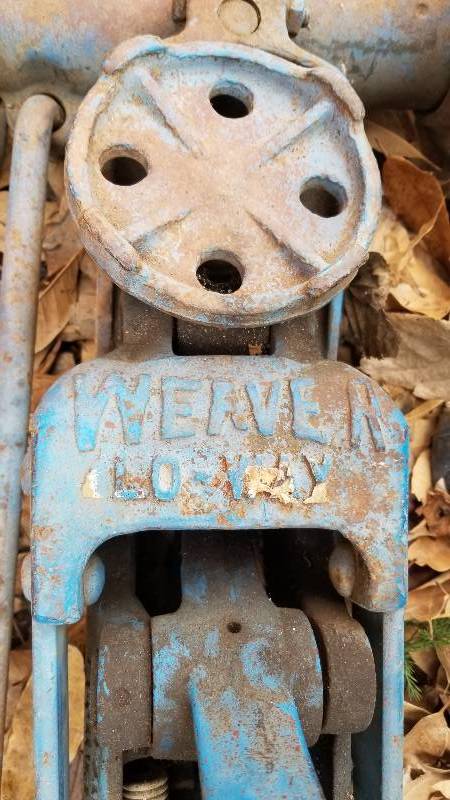 lot 3926 image: Weaver lo-way jack