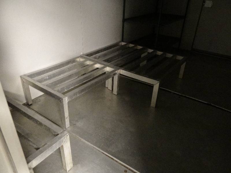 lot 2556 image: (6) Aluminum Dunnage Racks