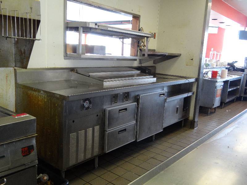 lot 2568 image: 111x36 Refrigerated Prep Station