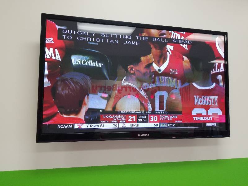 lot 1001 image: Samsung 50 flat screen TV with wall mount