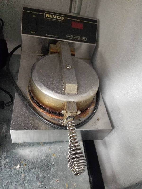 lot 1060 image: Nemco waffle cone maker