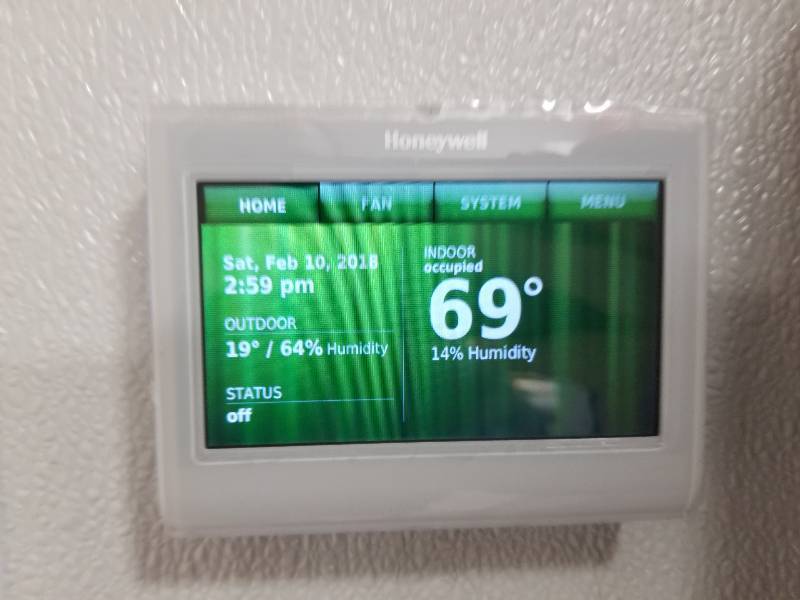 lot 1093 image: Honeywell digital thermostat