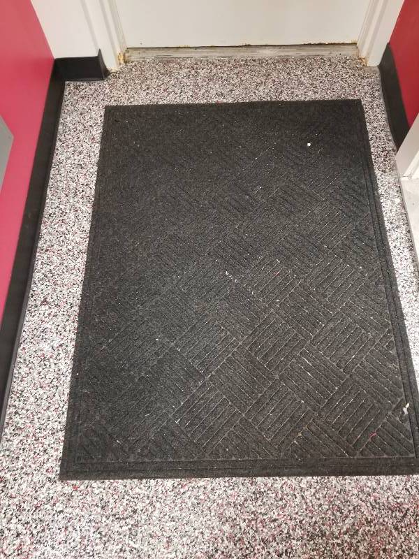 lot 1104 image: Rear entry rug