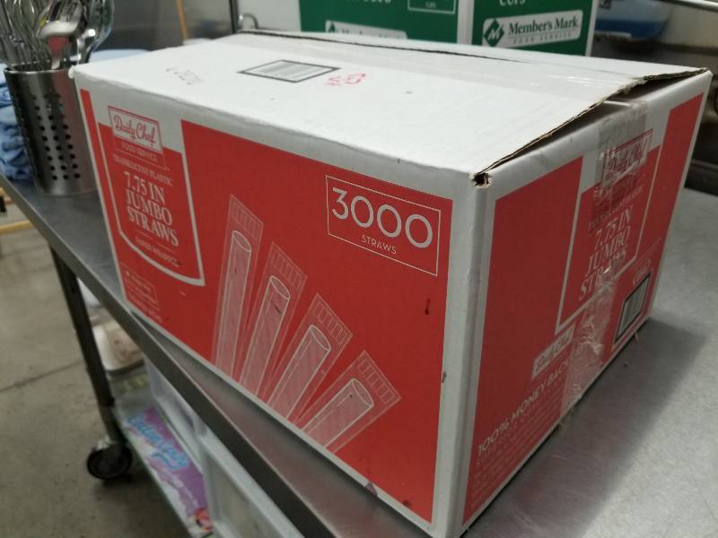 lot 1110 image: Box of 3000 straws