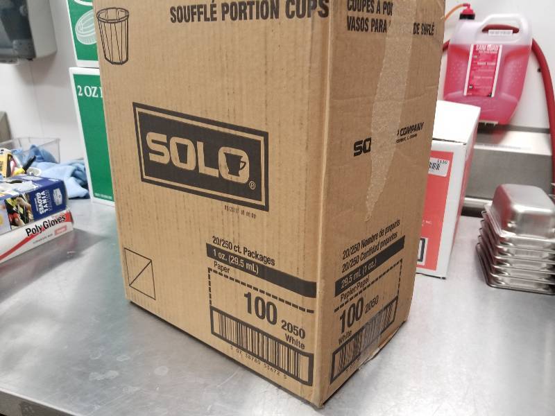 lot 1115 image: Box of souffle portion cups