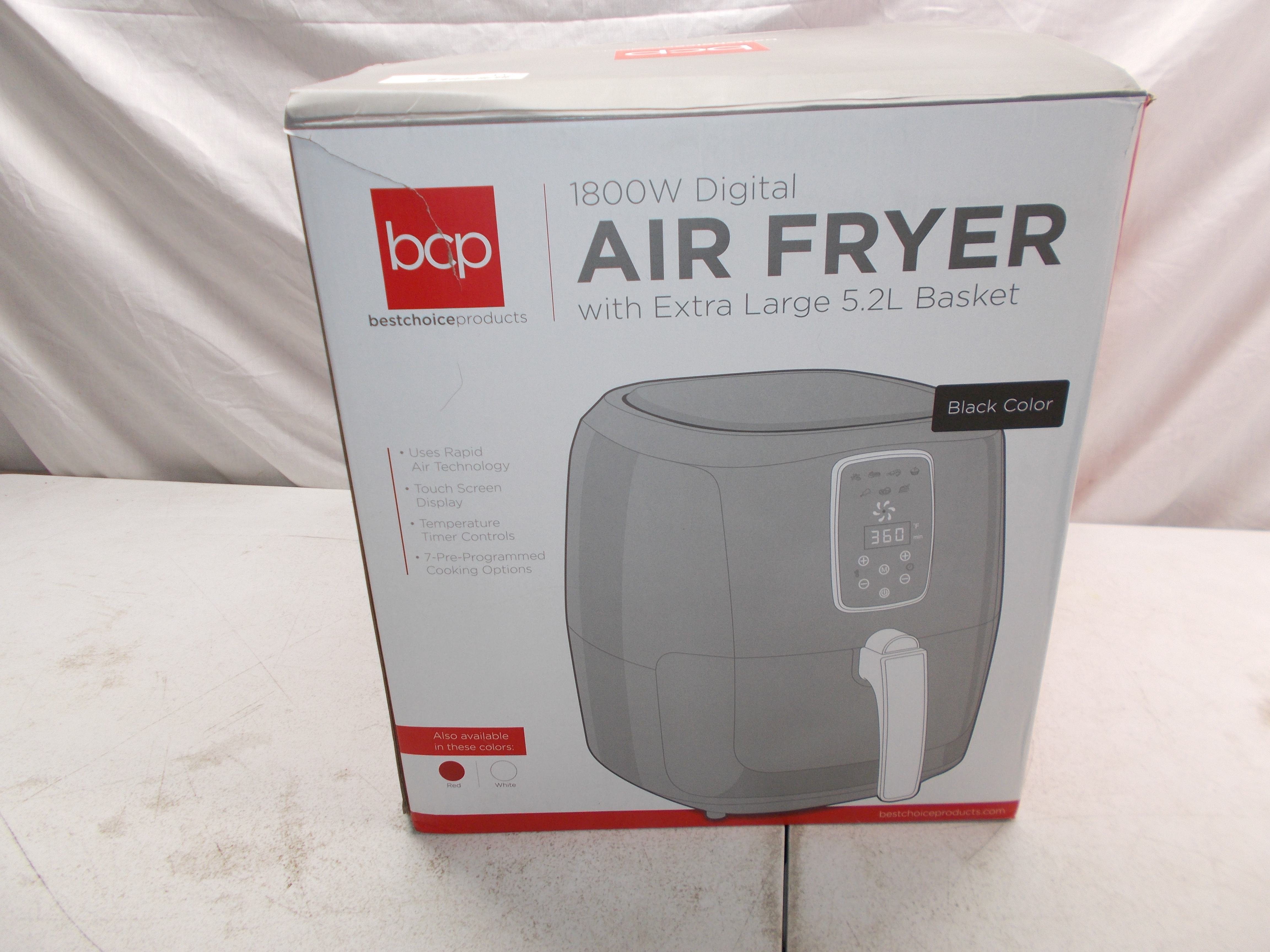 lot 1329 image: 5.5 quart air fryer