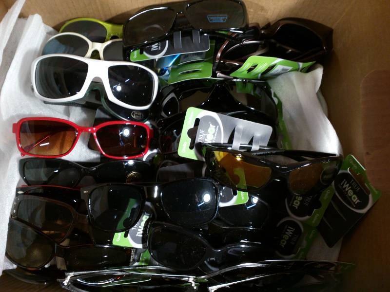 lot 32 image: True Gear iWear Sunglass Lot