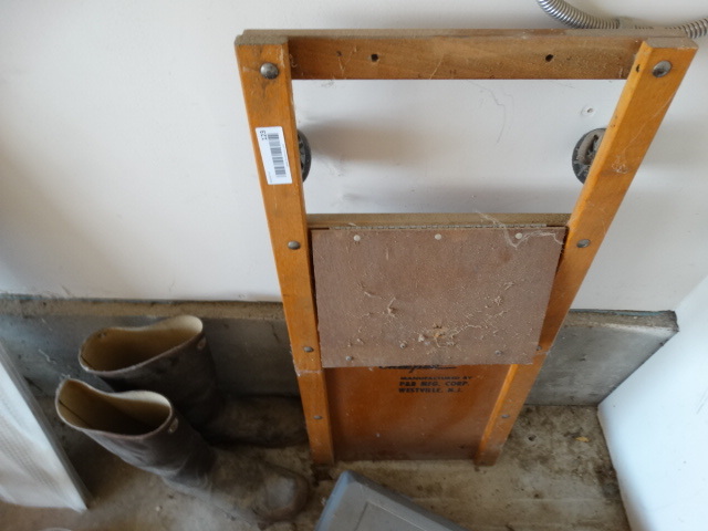 lot 123 image: Wader Boots & Pioneer Creeper.
