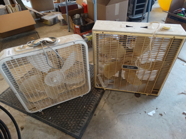 lot 140 image: 2 Box Fans.