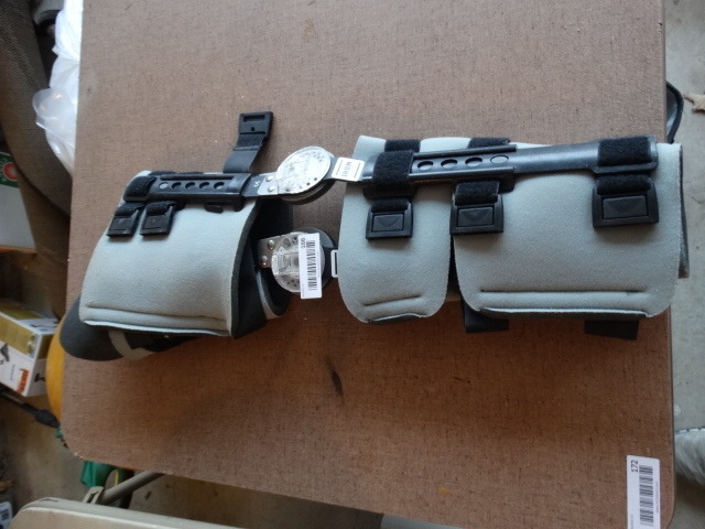 lot 166 image: Irom Donjoy Adjustable Knee Brace.