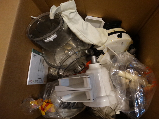 lot 190 image: Large Box of Small Kitchen Appliances & Attachments.