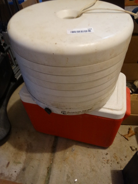 lot 194 image: Coleman Cooler & American Harvest Food Dehydrator.