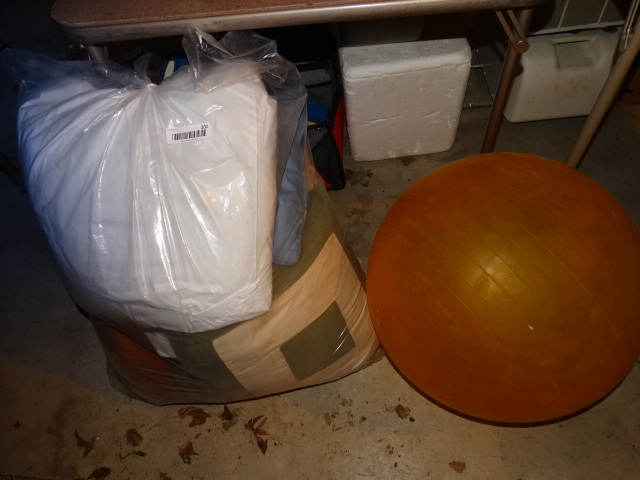 lot 202 image: Exercise Ball & Large Bag of Decorator Pillows.