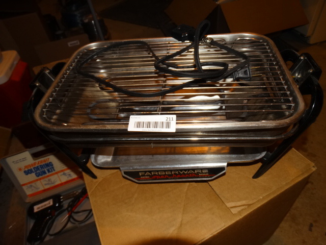 lot 211 image: Farberware Open Hearth Broiler.
