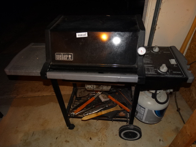 lot 231 image: Weber Gas Grill wGrill Tools & Tank.