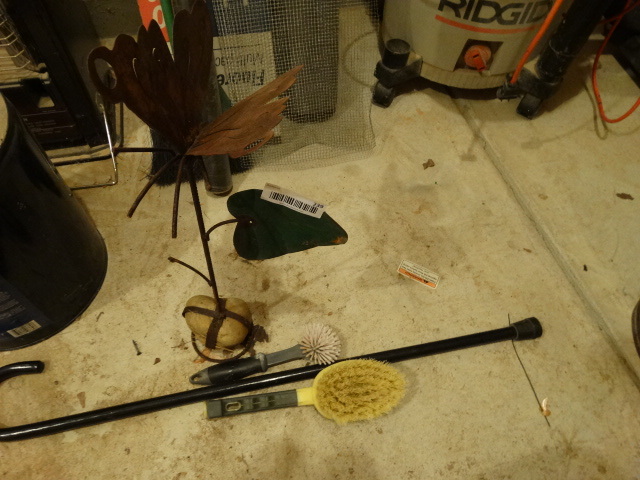 lot 239 image: Metal Garden ArtDecor, 2 Cleaning Brushes & Black Cane.