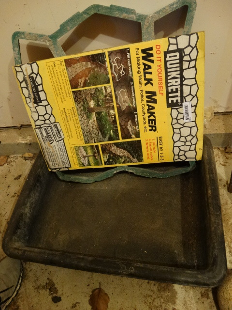 lot 246 image: Quikrete Walkmaker & Mixing Tub.