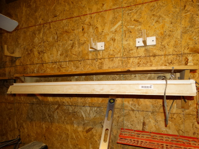 lot 253 image: Fluorescent WorkShop Light - Hanging on North Wall.