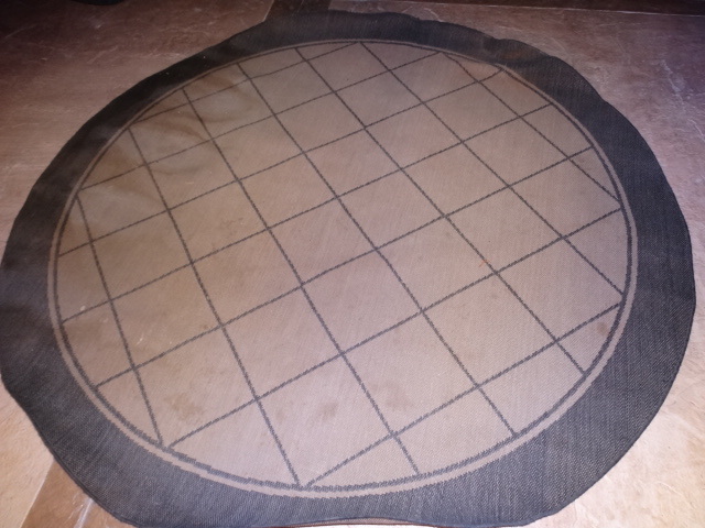 lot 259 image: Large 7ft. 9in. Round Area Rug.