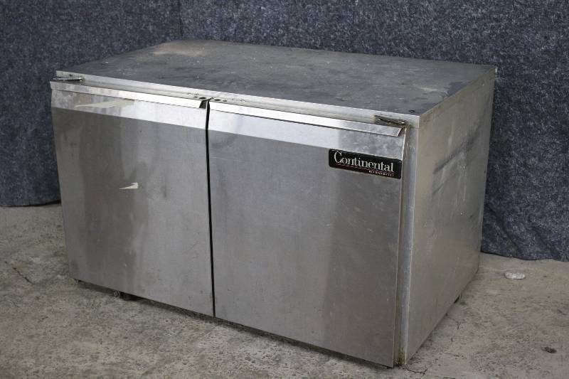 lot 7 image: Continental 2 Door Work Top Cooler