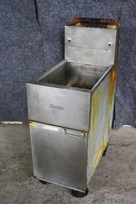 lot 10 image: Dean Deep Fryer