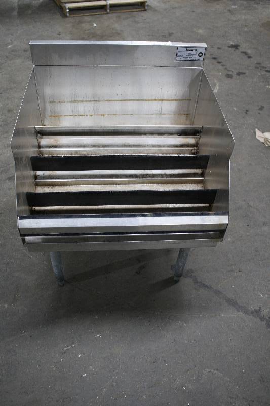 lot 3738 image: Bottle Bar Back