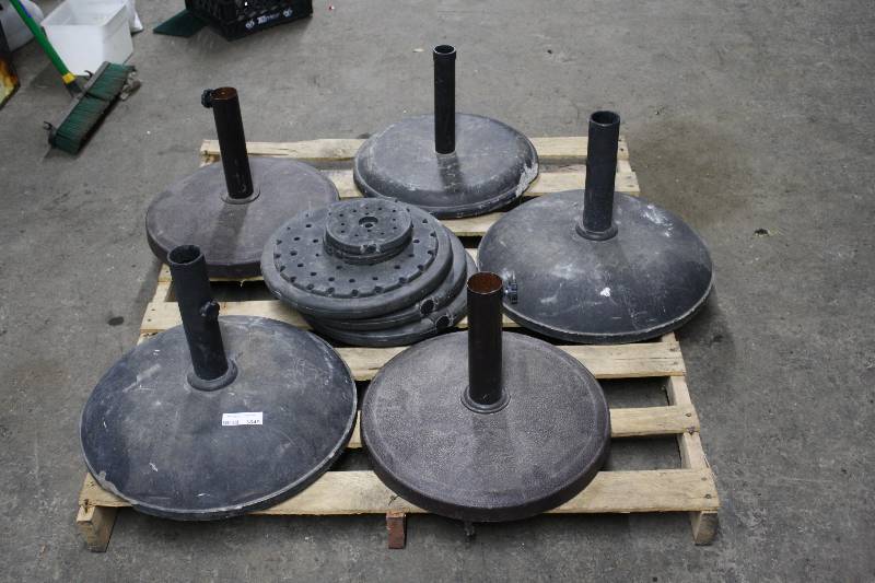 lot 3849 image: Umbrella Bases- 5