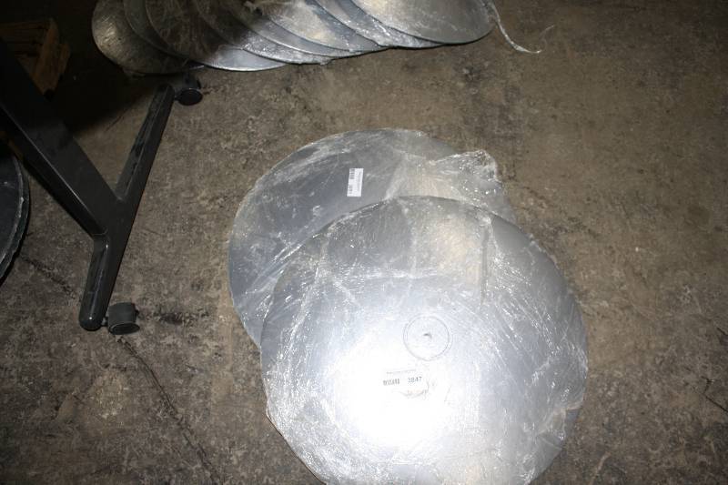 lot 3847 image: 20 inch Unfinished Umbrella Base